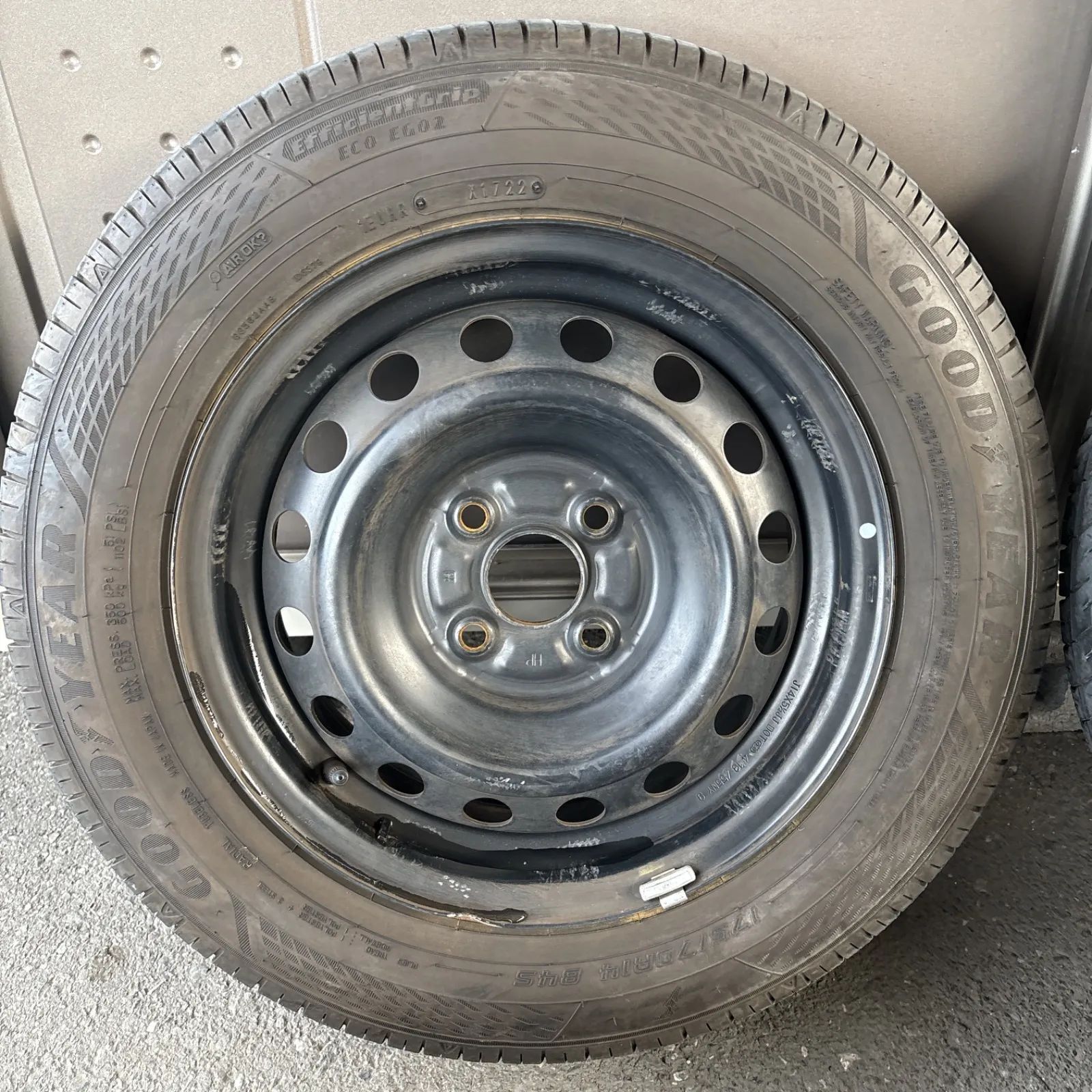 バリ溝 トヨタ シエンタ ホイールタイヤセット 175 70 R 14 5 J