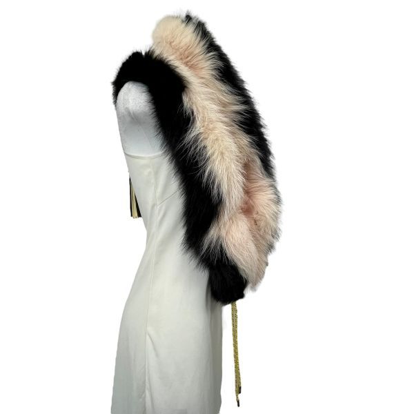 ○ フェンディ FENDI ファーストール マフラー フォックスファー バイ