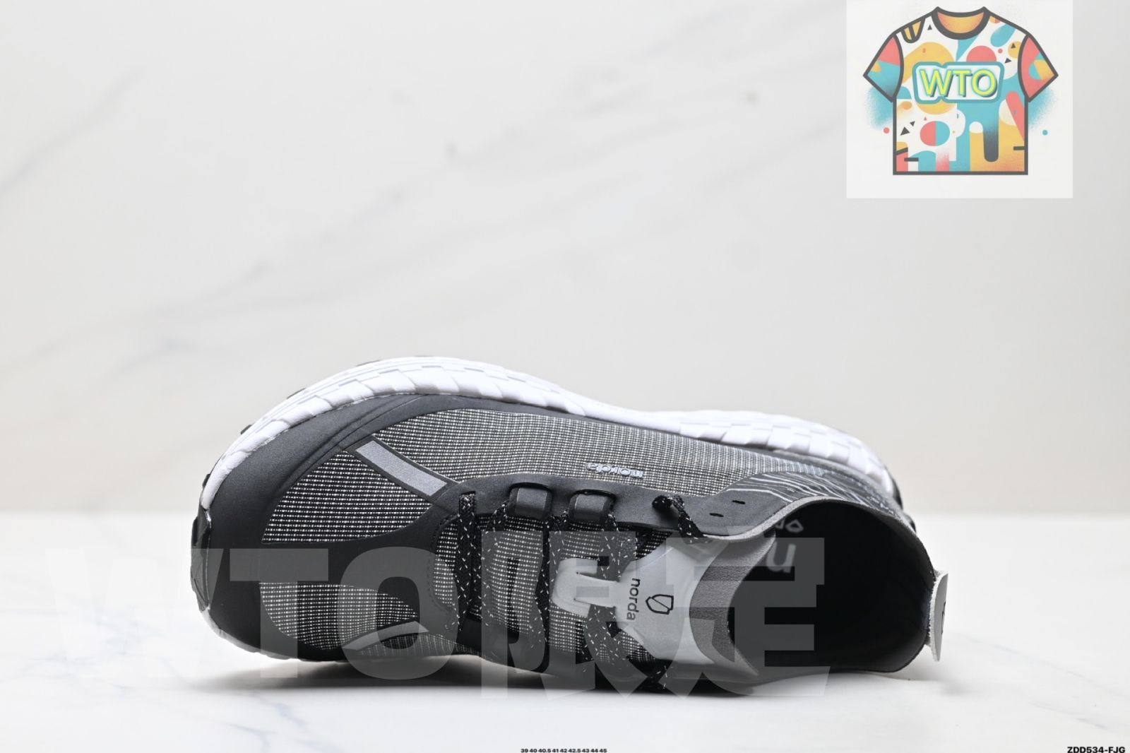 今日 NORDA 001 厚底レース付き耐摩耗 ロートップ アウトドア オフロードハイキング機能性シューズ