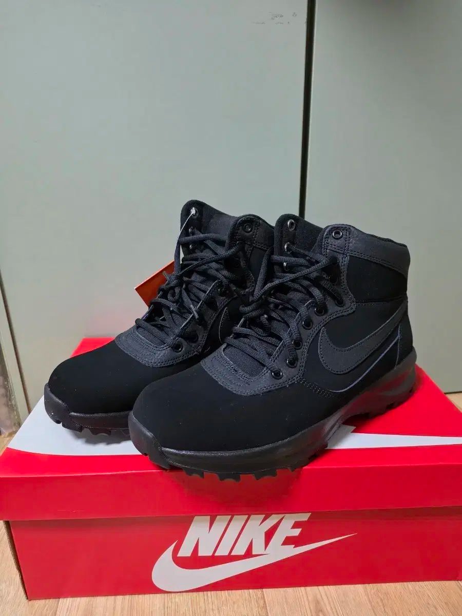 NIKE マノア ドーム ブーツ 280