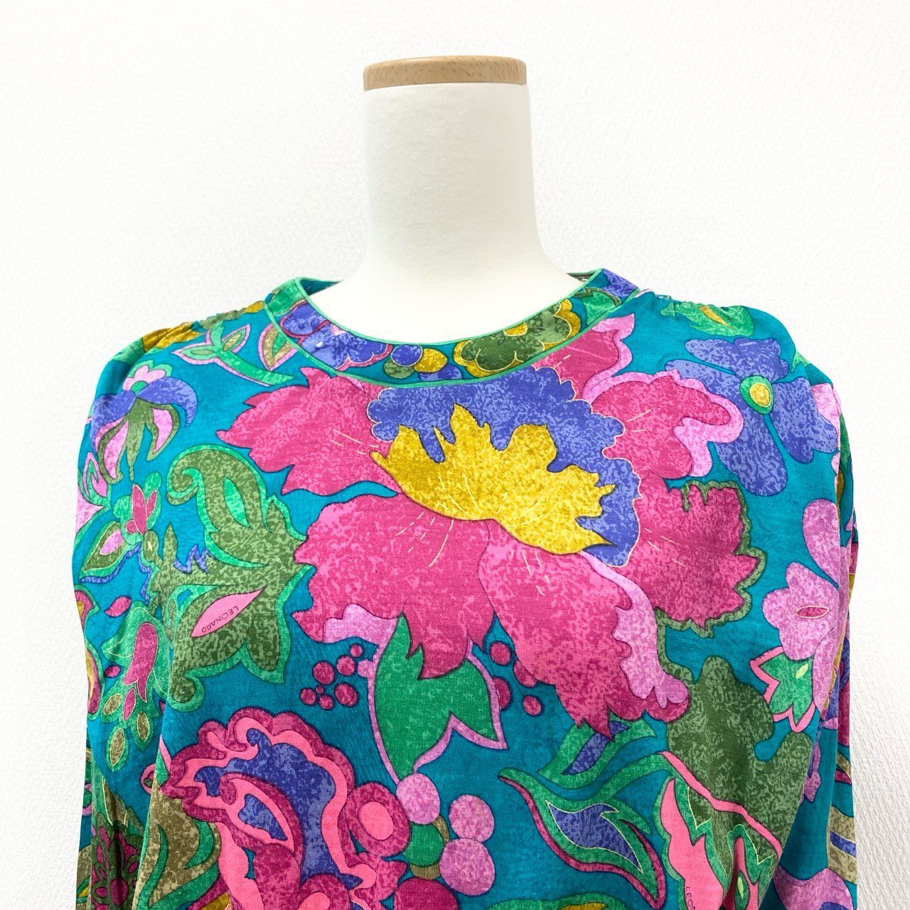 送料無料も! 21k11 LEONARD レオナール ロングスリーブ カットソー 美しい花柄プリント ドルマンスリーブ 裾リボン レディース S グリーン系 ウールシルクu02t