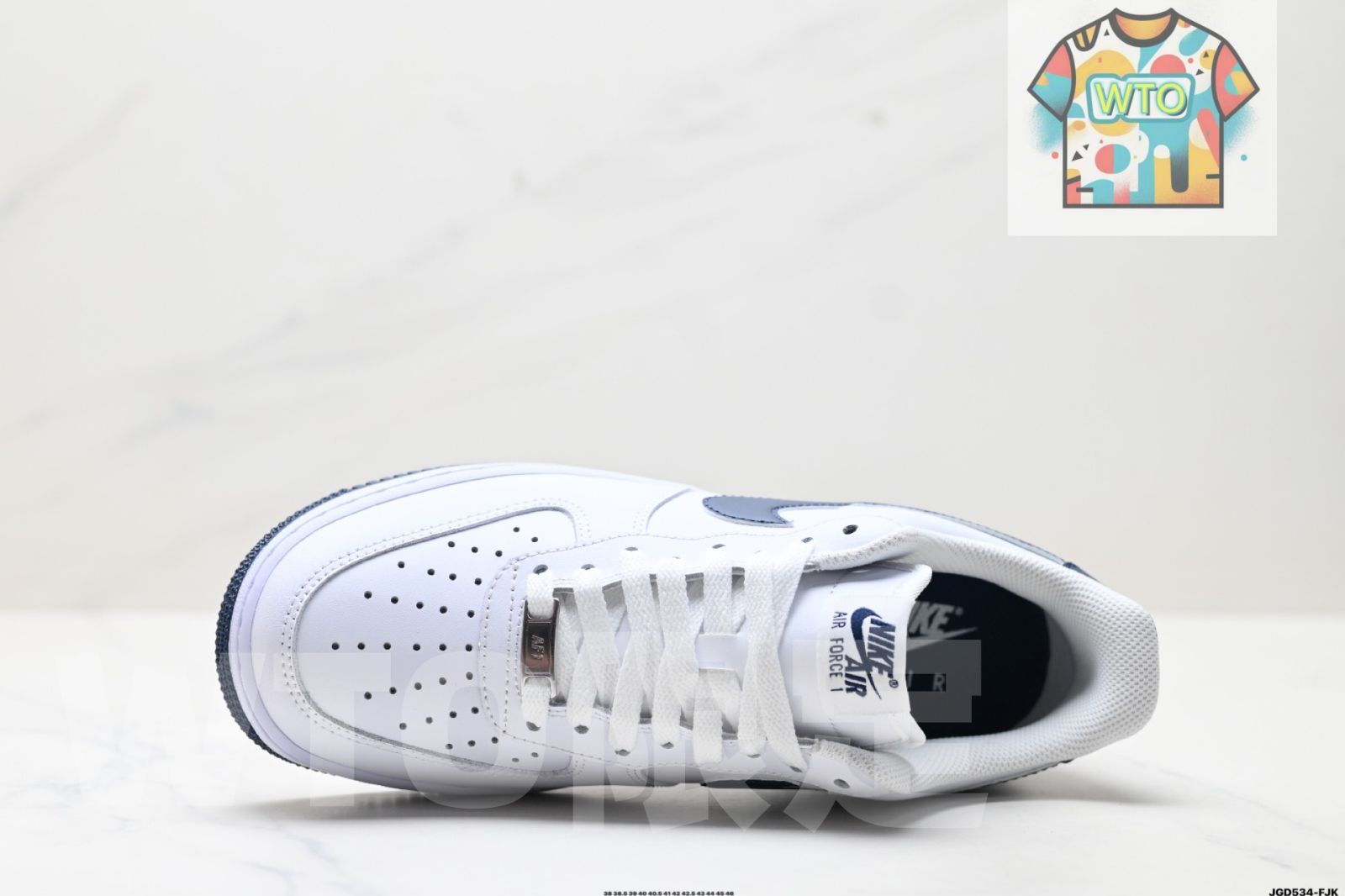 NIKE AIR FORCE 1‘07オリジナル型紙とボードを使用した ロートップエアフォースワンのフォルムを再現-WTO輸入4