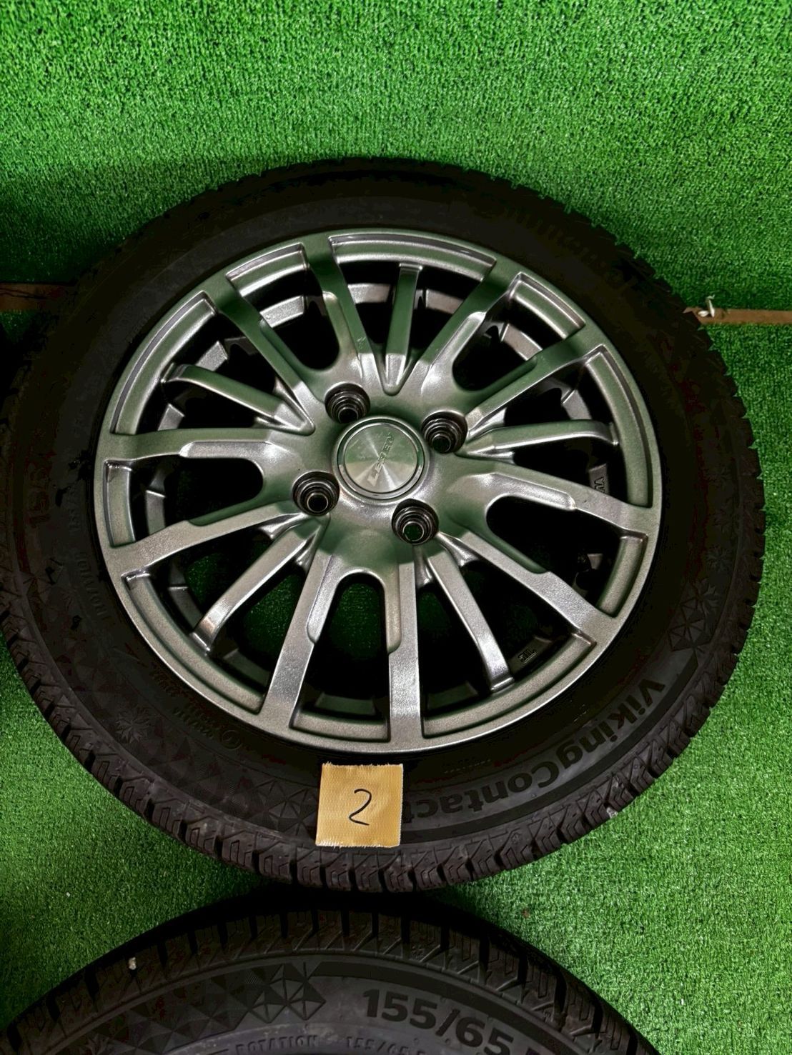 スタッドレスタイヤ