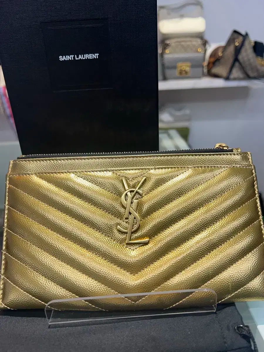 504922 イヴ サンローラン モノグラム ビル ミニ クラッチバッグ ポーチ