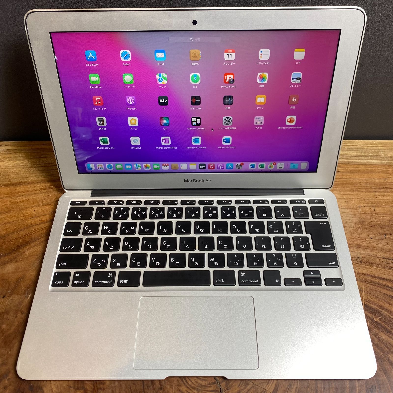 Apple MacBook Air 11 inch 2015 Core i 5 1.6 GHz メモリ4 GB Office 2021 586
