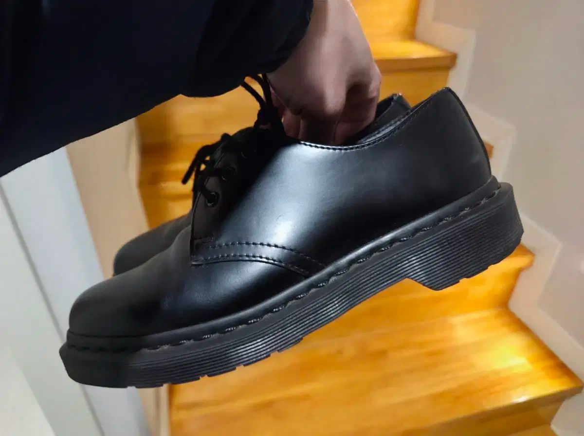 ドクターマーチン モノブラック