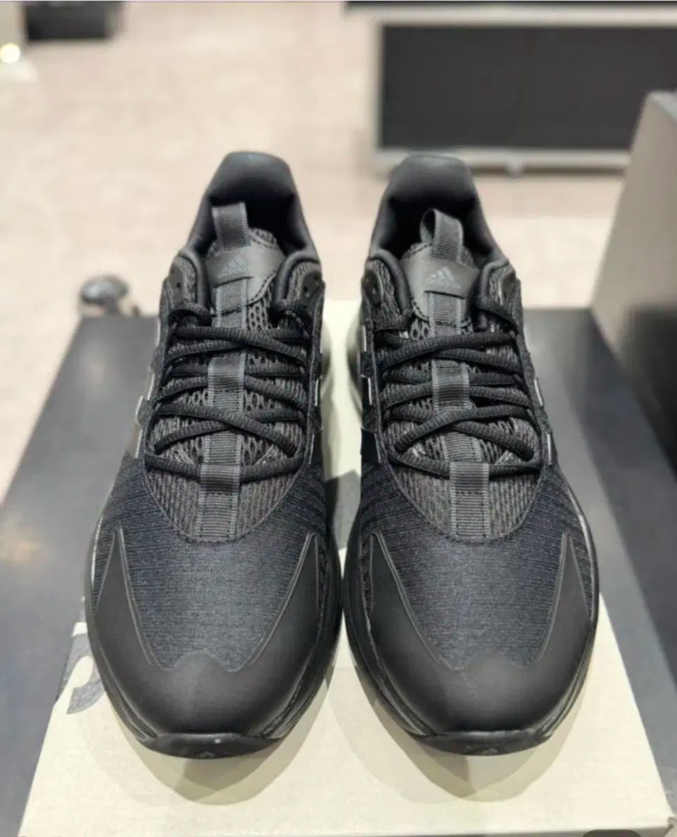 アディダス アルファ エッジプラス 280サイズ