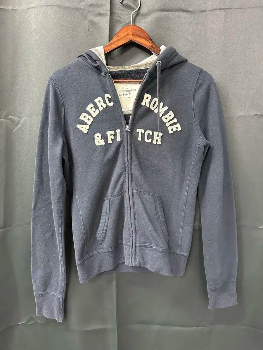 アバクロンビー ネイビー フードジップアップ
