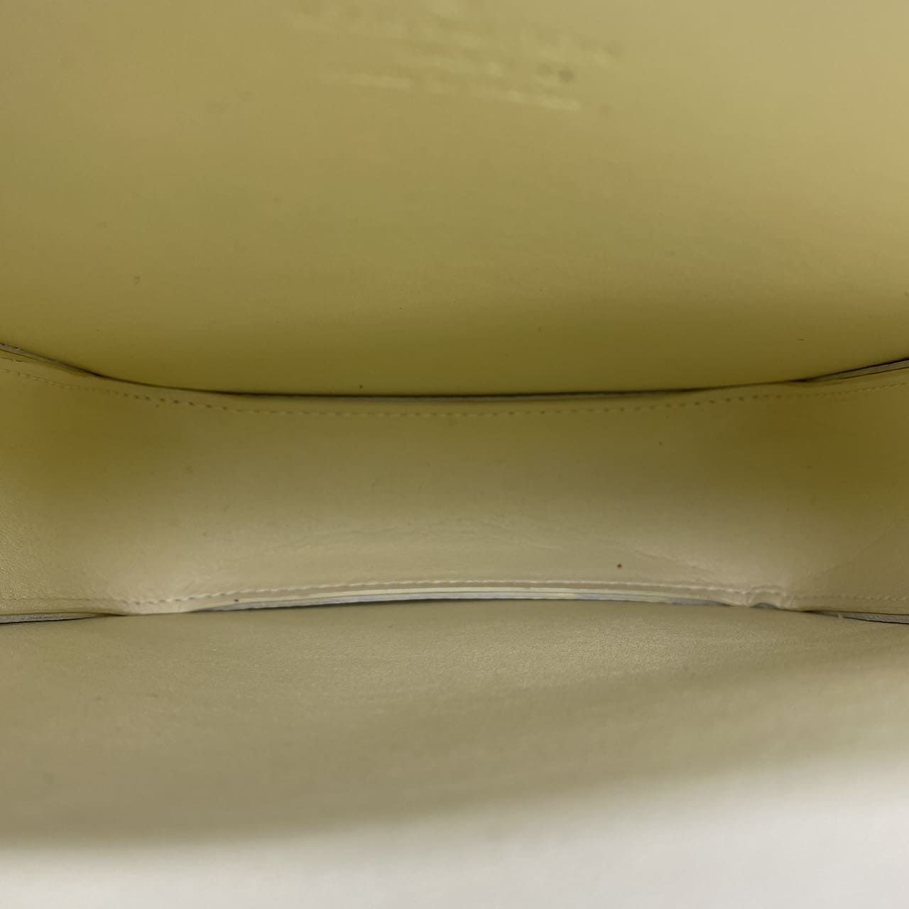 ヴェルニ イエロー