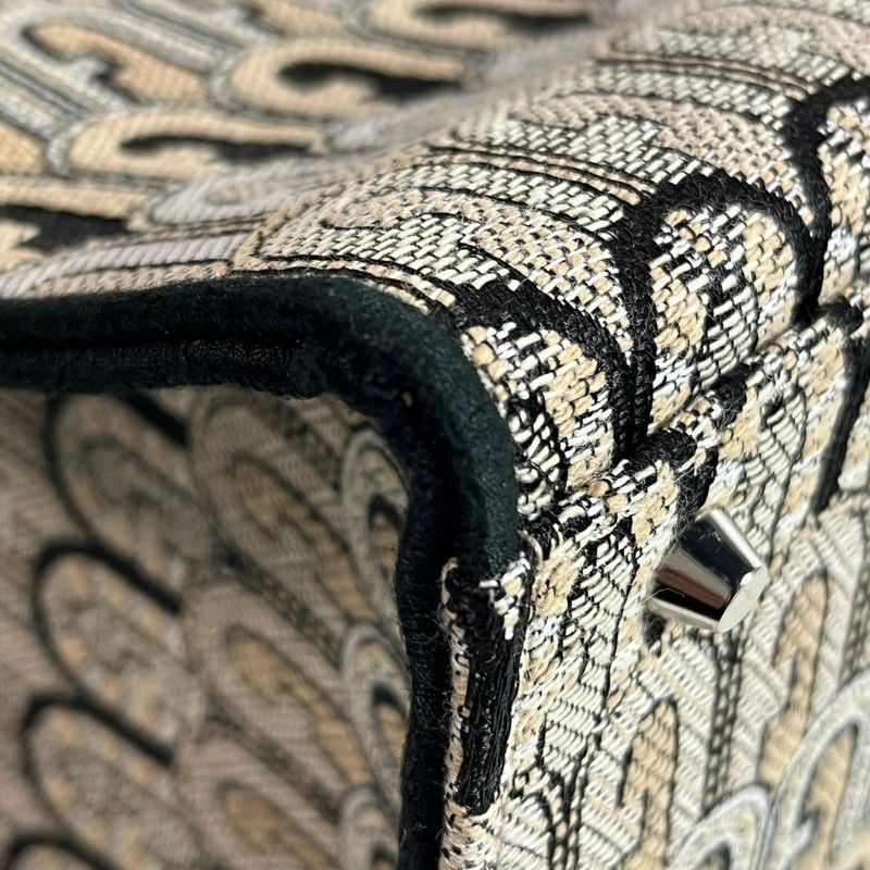 180-250608-SS-05-ich