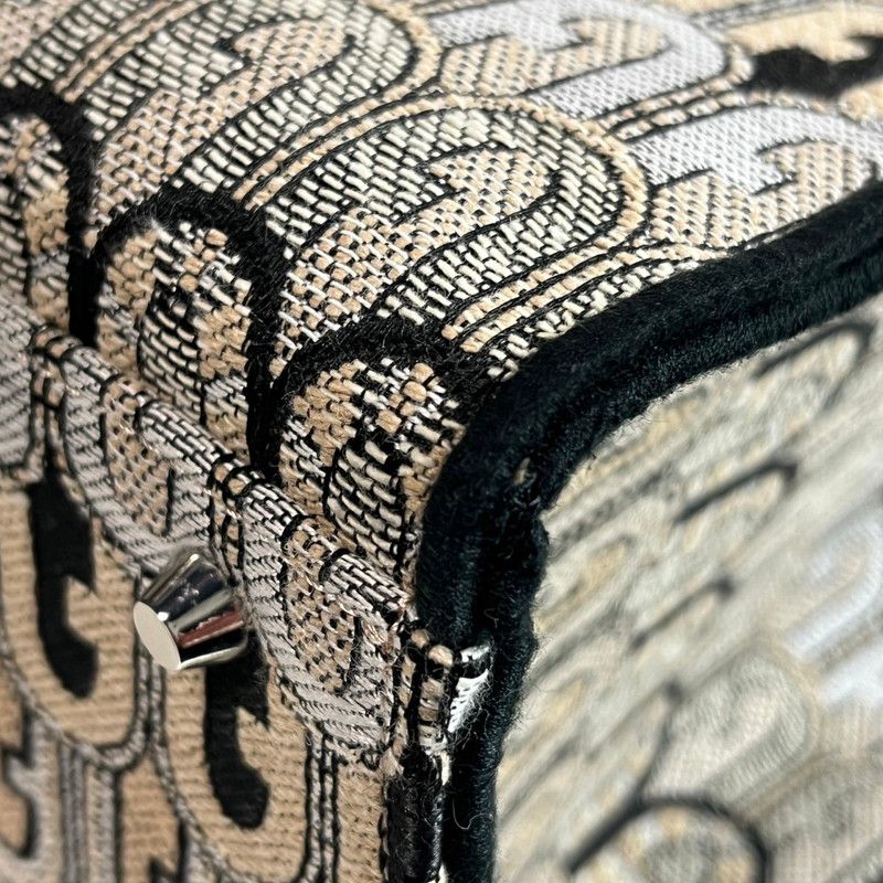 アイボリー×ブラック