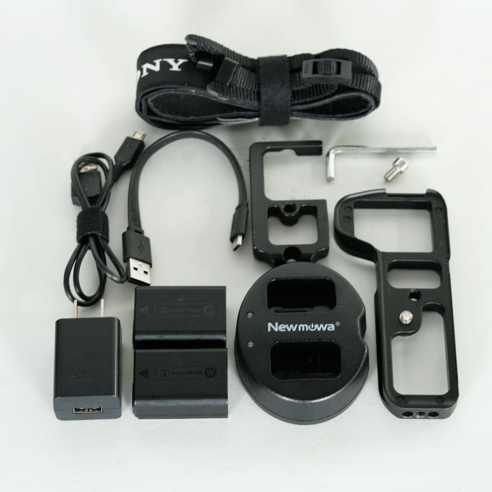 SONY α7 II ミラーレス一眼カメラ ボディ　バッテリー2個 良品 | シャッター数13,950回｜バッテリー2個付] SONY α7 II（ILCE-7M2