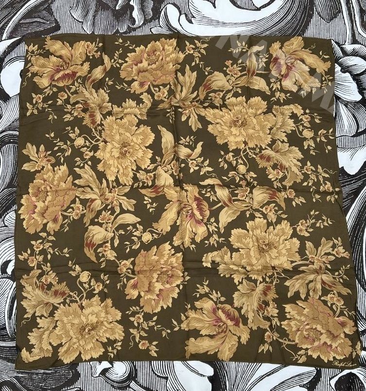 MADE IN ITALIE製 【Ralph Lauren 】シルクスカーフ MADE IN ITALIE製 【Ralph Lauren 】シルクスカーフ