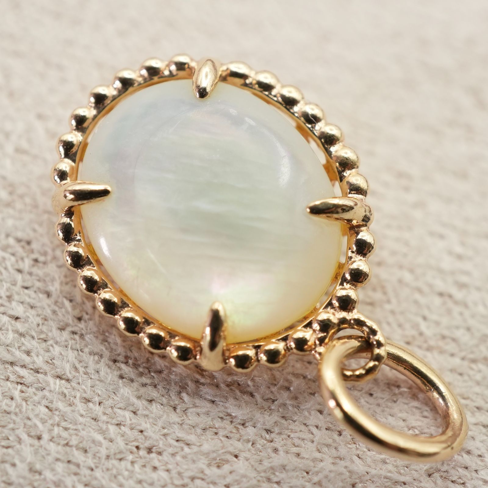 アガット リバーシブル チャーム K10 白蝶貝×クォーツ/25-1939S