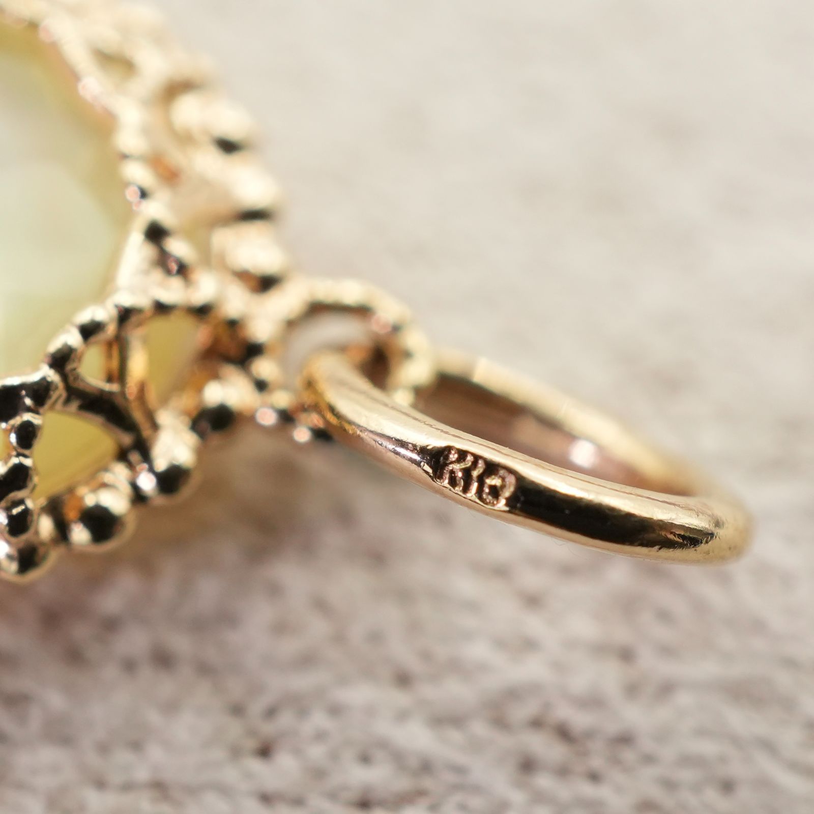 アガット リバーシブル チャーム K10 白蝶貝×クォーツ/25-1939S