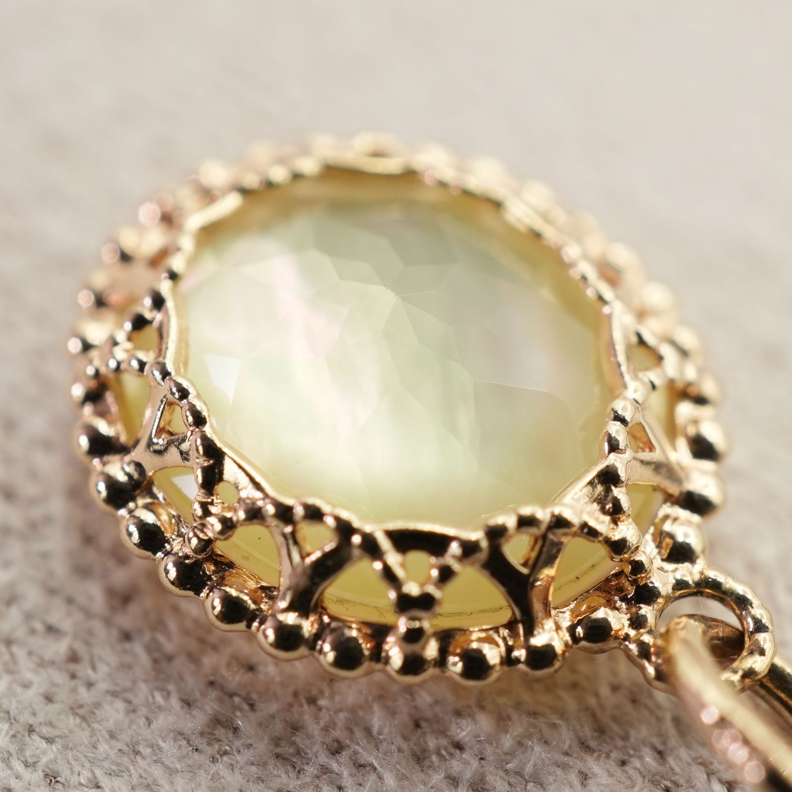 アガット リバーシブル チャーム K10 白蝶貝×クォーツ/25-1939S