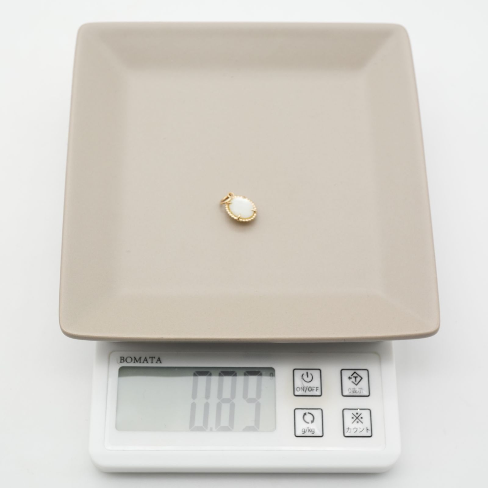 美品⭐︎agete K10白蝶貝とクオーツのリバーシブルチャーム アガット リバーシブル チャーム K10 白蝶貝×クォーツ/25-1939S