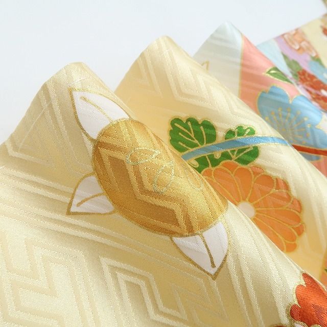 ❁tomihisa❁新品 金駒刺繍 着物 正絹 成人式 仕付け糸付”晴れの日を