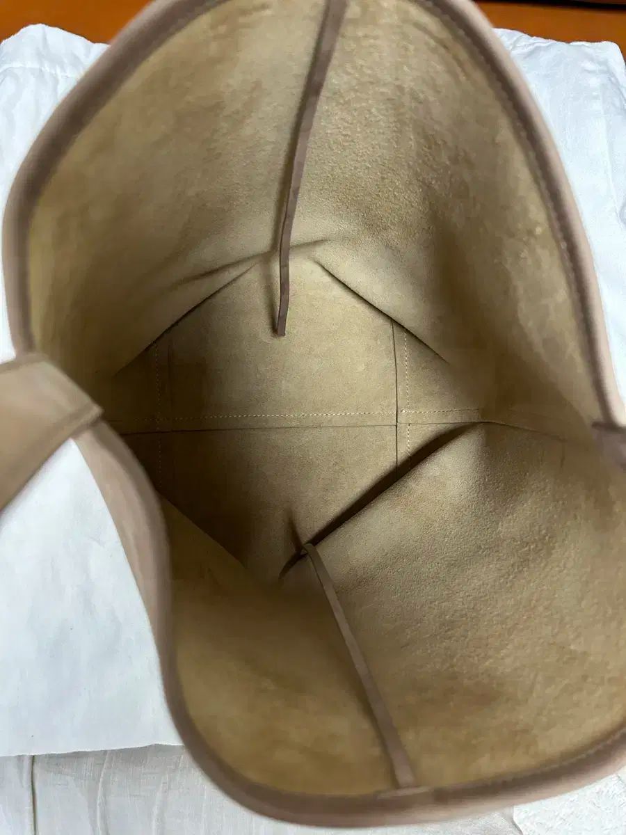 ザ ロウパークバッグヌバックミディアム