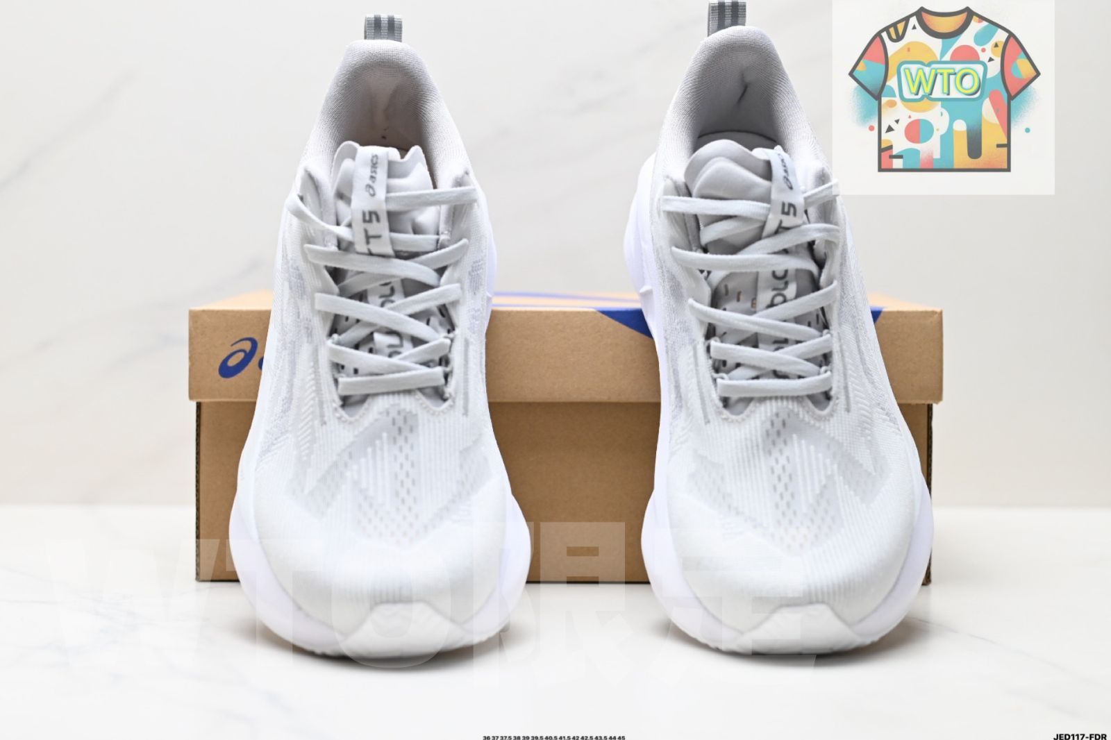 軽量ランニングシューズ