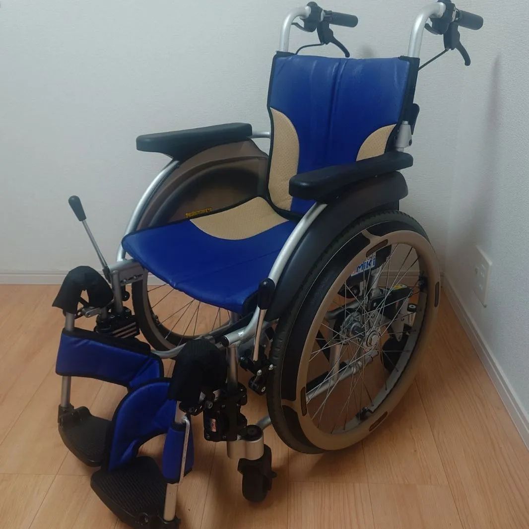 Miki SKT-500 6輪車椅子 小回り抜群 自走式