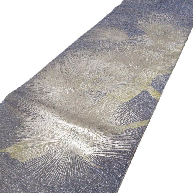 袋帯 リサイクル 正絹 仕立て上がり お太鼓柄 伝統工芸士 堀省平 落款 銀彩 松の図 銀通し 鉛色 銀 きもの北條 A 1295 2