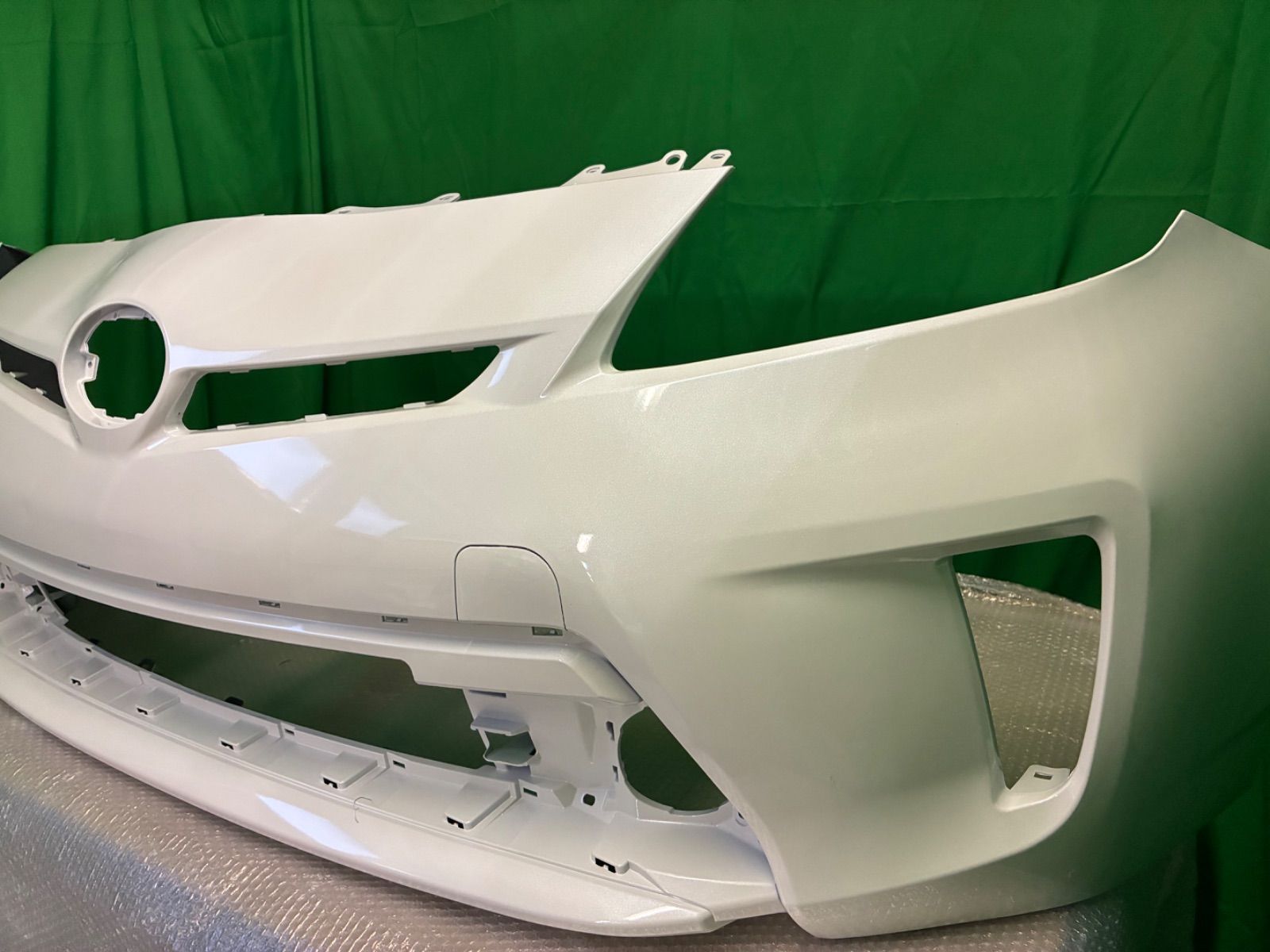 トヨタ ZVW30 プリウス 後期 フロント バンパー シルバー カラーNO:1F7