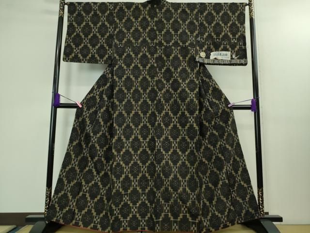 平和屋着物 上 本場琉球紬 琉球本染紬 琉球草木 藍 手織 大城広四郎作 黒地 証紙付き kh 5