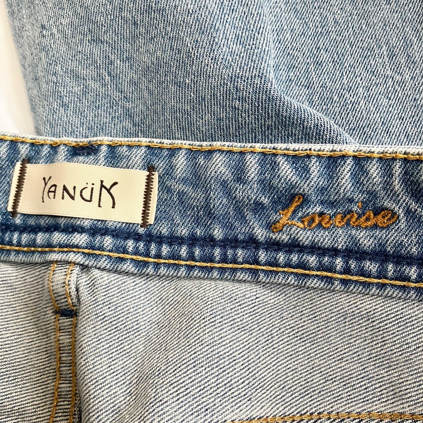 ライトブルー 水色