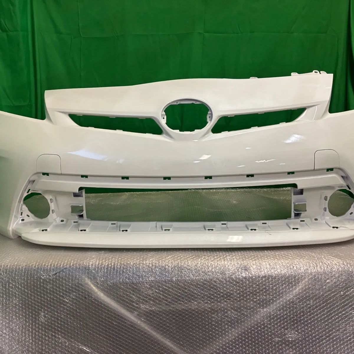 TOYOTA 30系プリウス/30プリウス後期 フロントバンパー/ホワイト（070