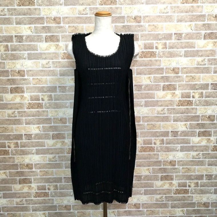 み ISSEY MIYAKE ワンピース M ブラック ポリエステル 597