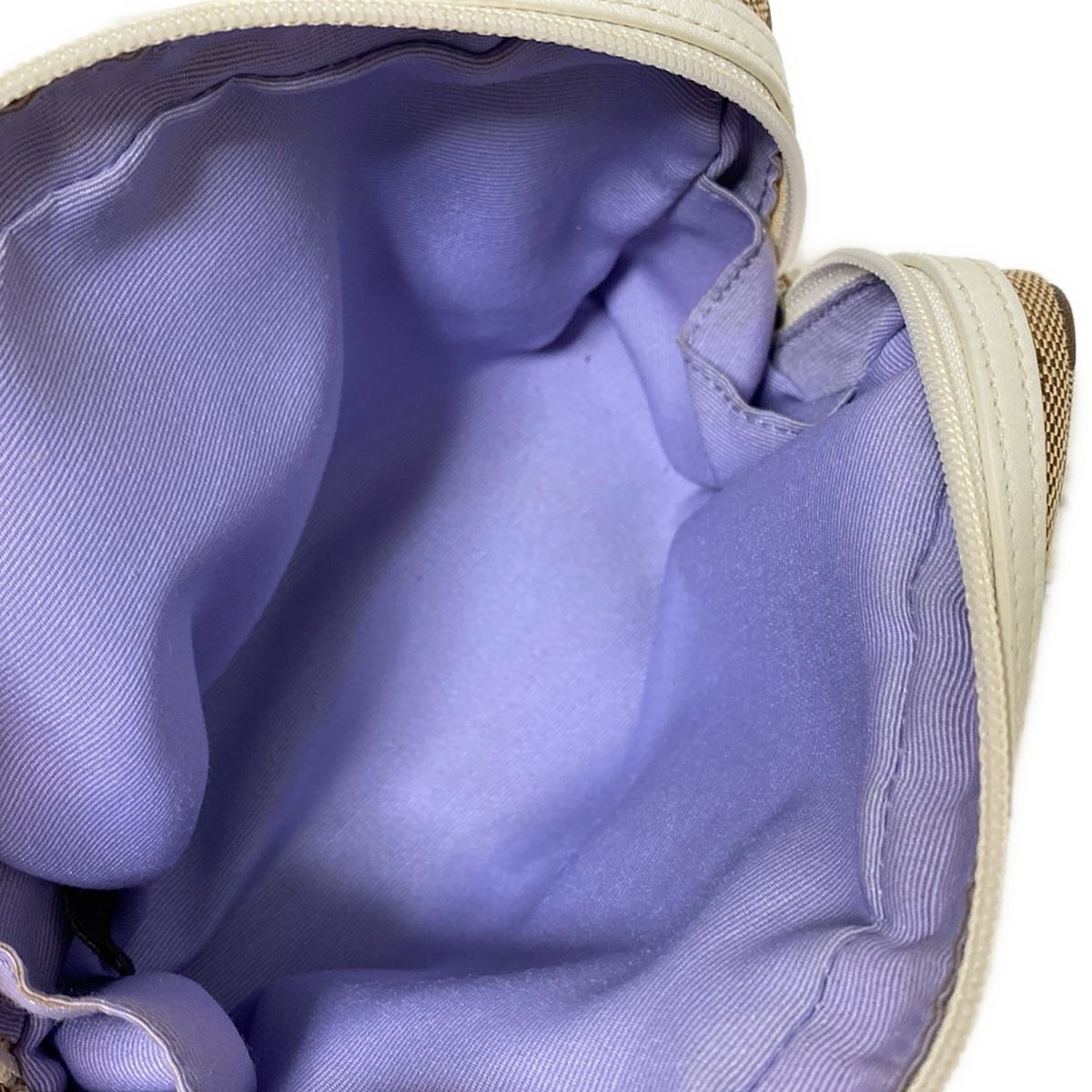 カーキ×白 レザー