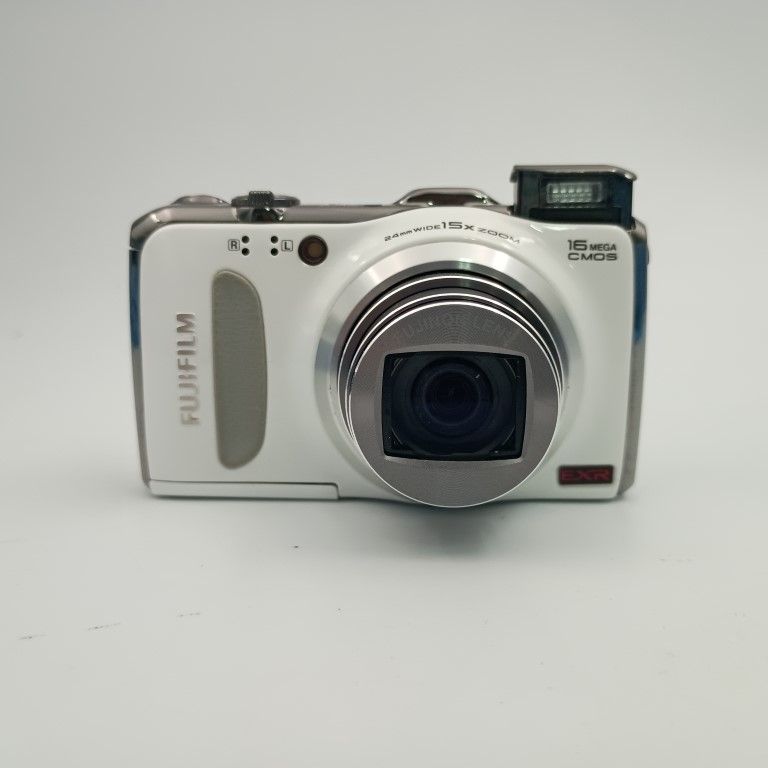 FUJIFILM FINEPIX F600EXR 白 コンパクトデジタルカメラ - メルカリ