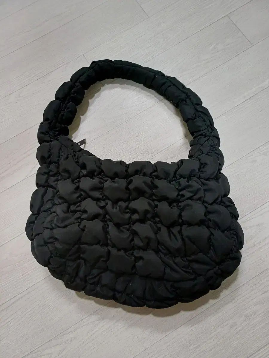 COS コス キルティング クラウドバッグ トゥーバッグ ブラック