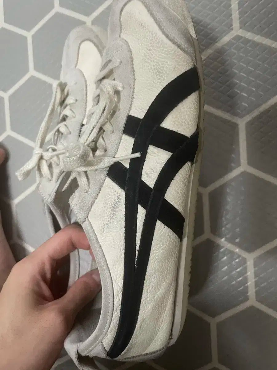 オニツカタイガー 白黒 スニーカー 285 290
