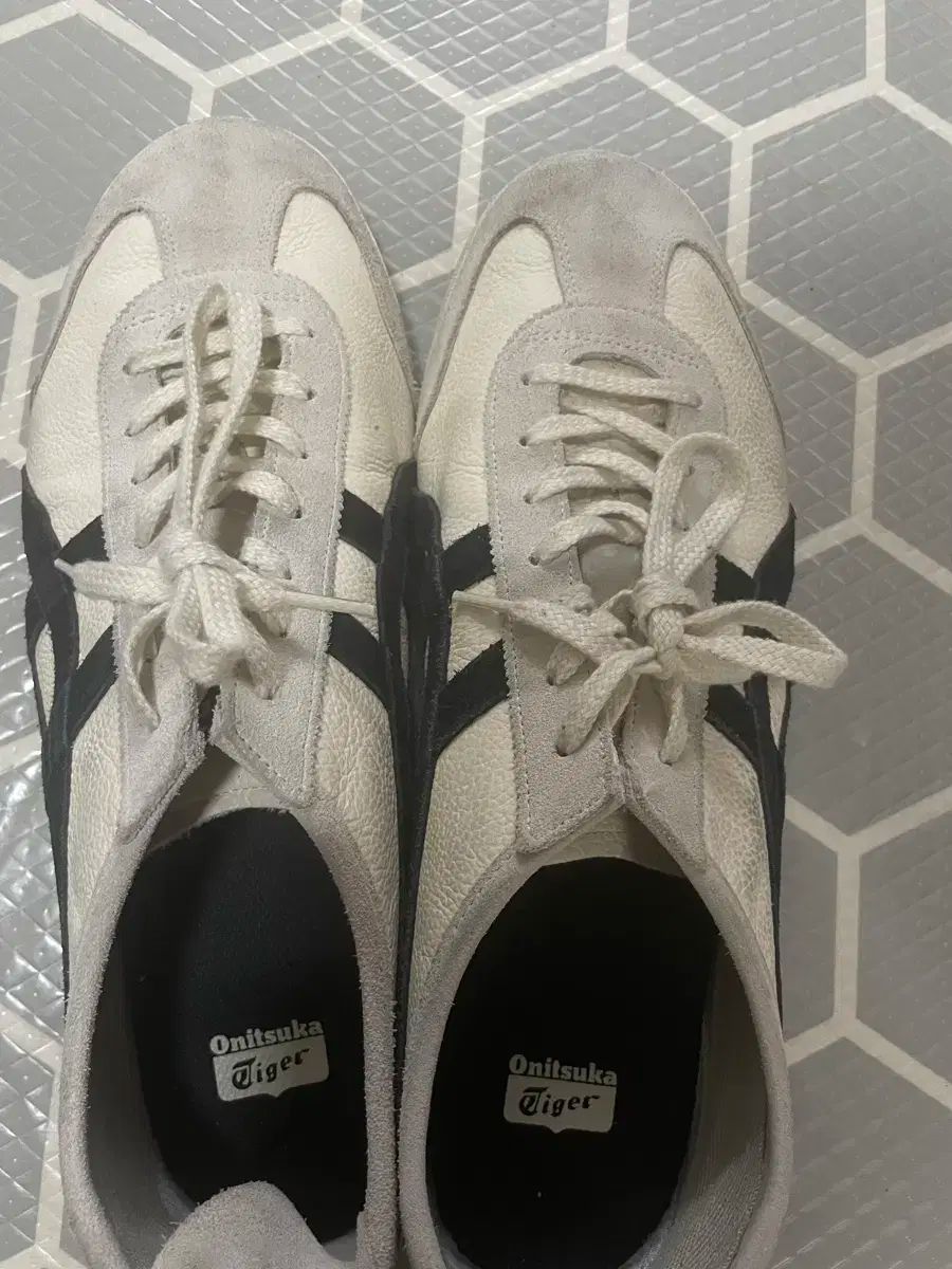 オニツカタイガー 白黒 スニーカー 285 290