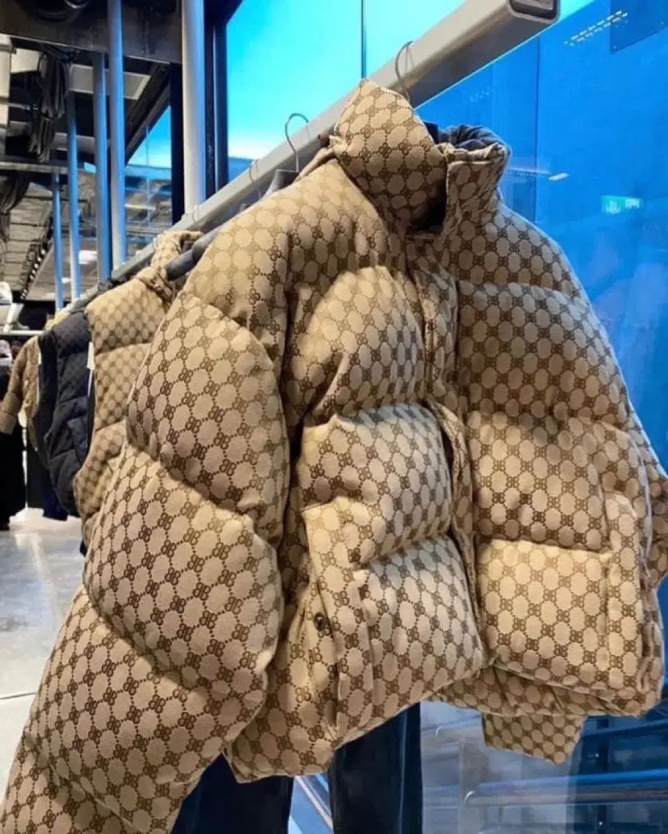 未開封 新品 / グッチ x バレンシアガ ハッカー プロジェクト ダウン