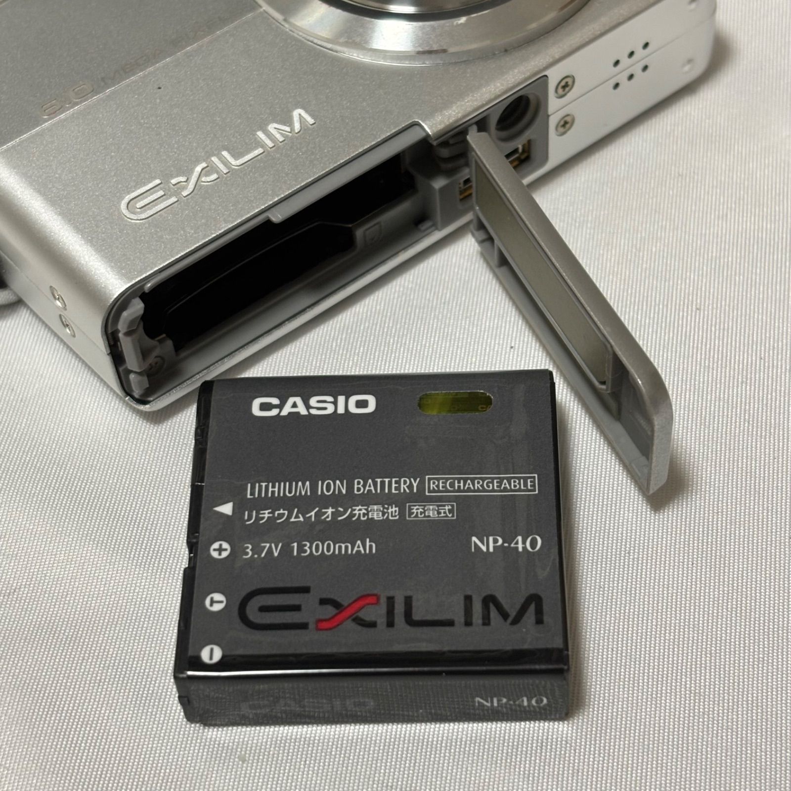 送料無料】CASIO/カシオ/EXILIM/エクシリム/EX-Z600/シルバー 