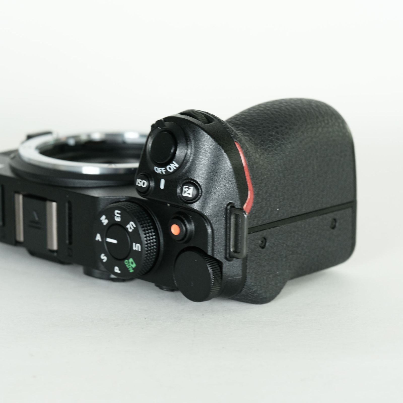 Nikon z30 本体(シャッター回数2788回) Nikon Z 30 ダブルズームキット ミラーレスカメラ Z 30 ダブルズーム