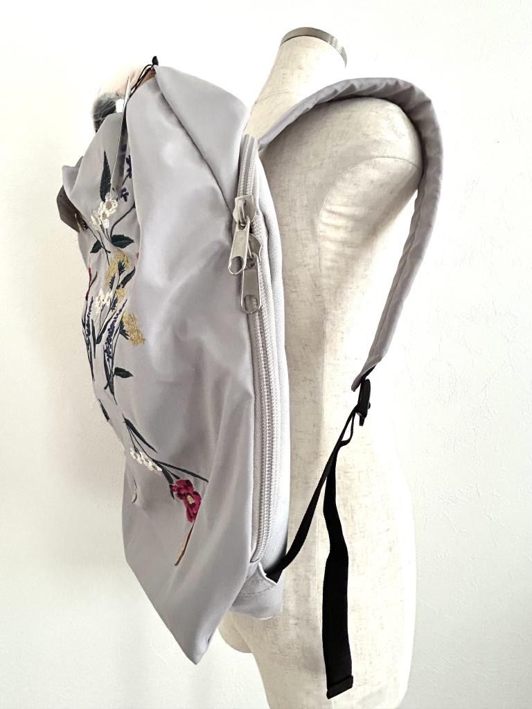 新品】SUPER HAKKA スーパーハッカ フラワー刺繍 リュック グレー