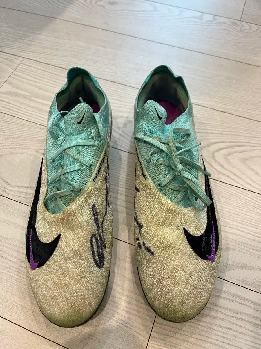 LYNN 実際に着用 サイン サッカーシューズ