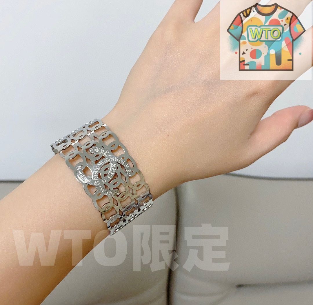 WTO通販 CHANEL シャネル 新モデル ダブル C 透かし編み幅広ブレスレット 超ヘビーデザインでブリングブリン 在庫 価格 -WTO輸入-VGZ76