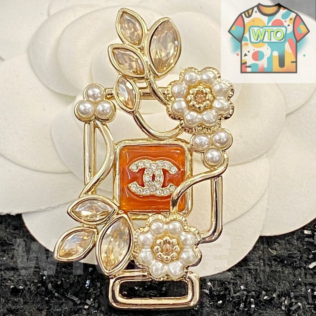 WTO通販 CHANEL シャネル 22 年 ハーフパール フラワー ブローチ with ボトル デザイン -WTO輸入-LCT02