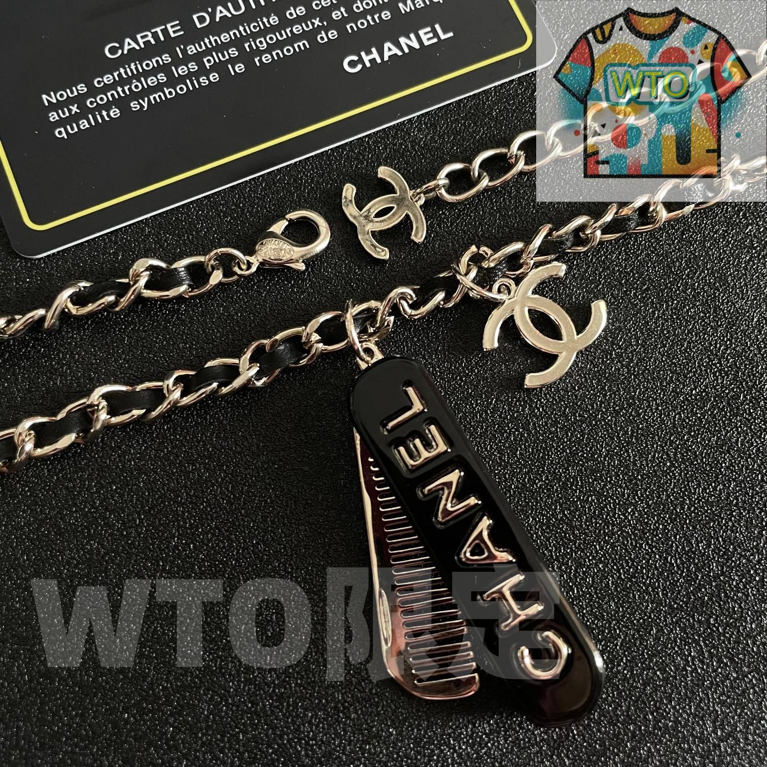 アルファベットネックレス