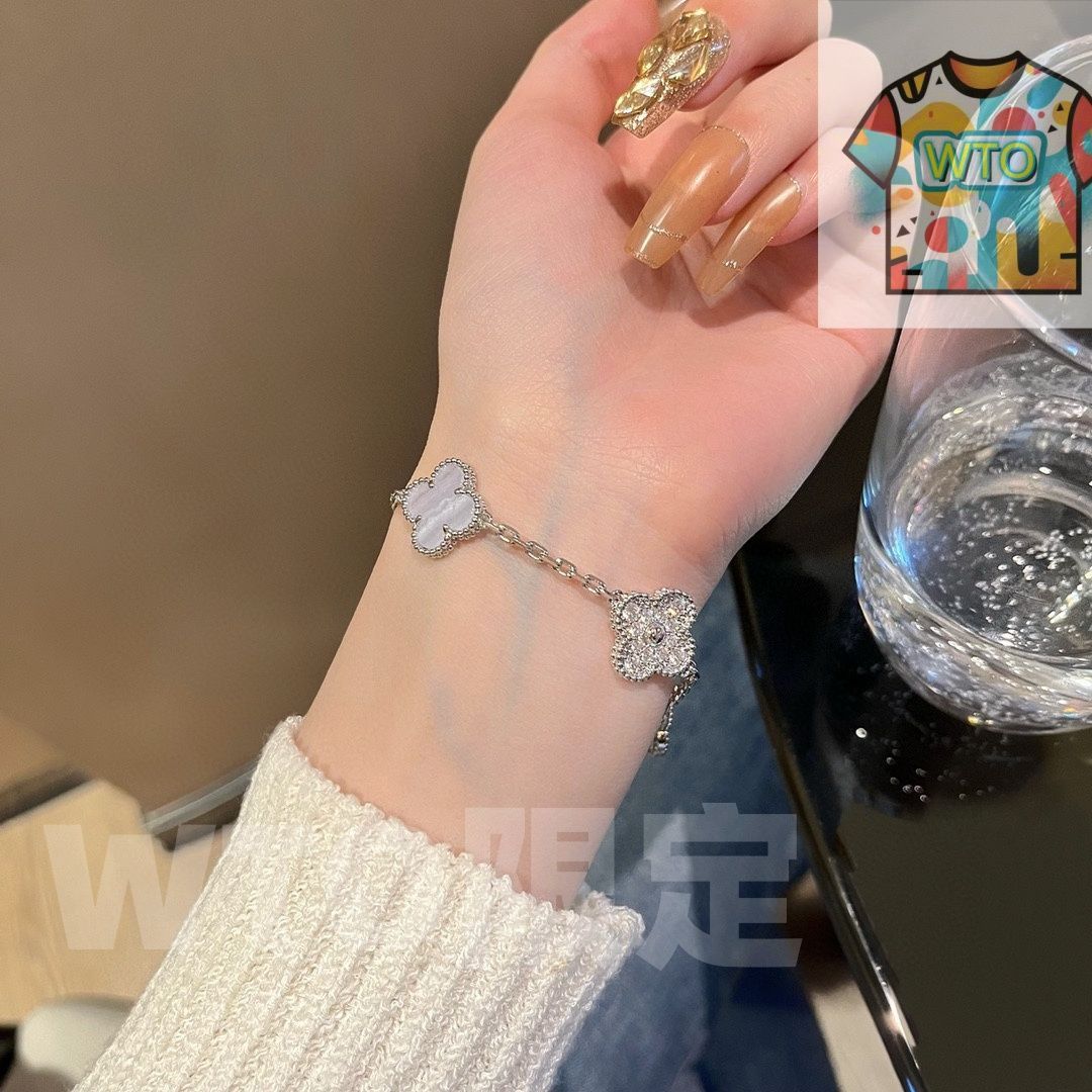 【今だけ！セール開催中】 Van Cleef - Arpels ヴァンクリーフ＆アーペル 四つ葉のクローバー カルセドニー スペーサー ダイヤモンド ファイブフラワー ブレスレット