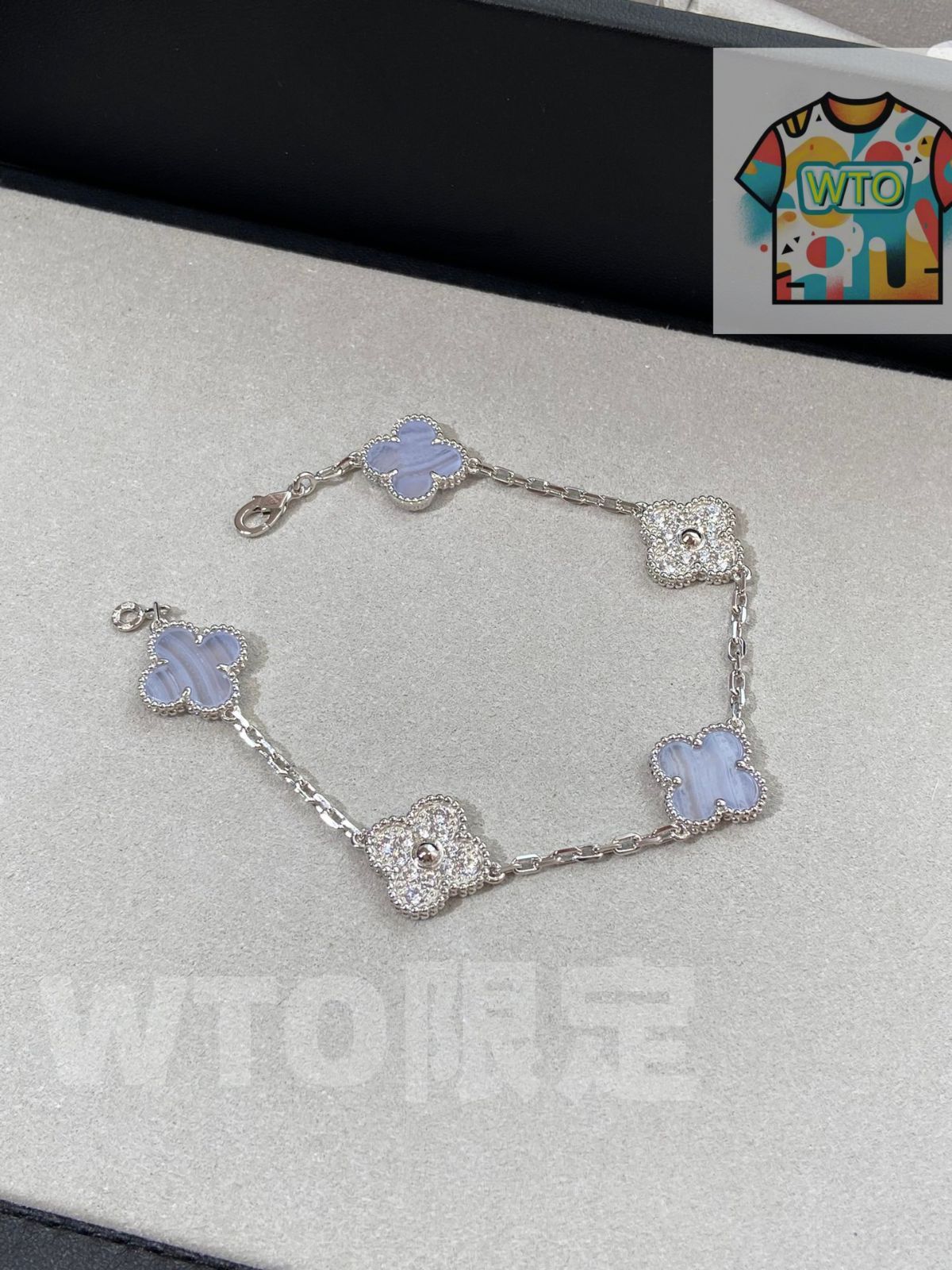 Van Cleef - Arpels ヴァンクリーフ＆アーペル 四つ葉のクローバー カルセドニー スペーサー ダイヤモンド ファイブフラワー ブレスレット