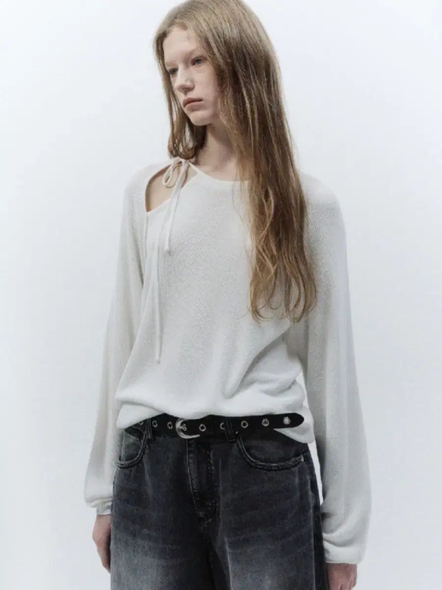 INSILENCE ウーマンズ アシンメトリー カットアウト ニット white s