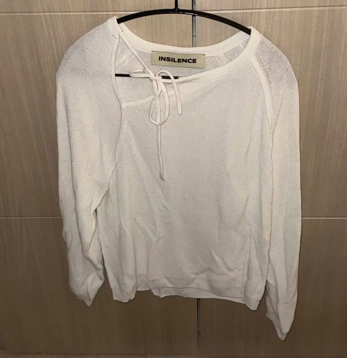 INSILENCE ウーマンズ アシンメトリー カットアウト ニット white s