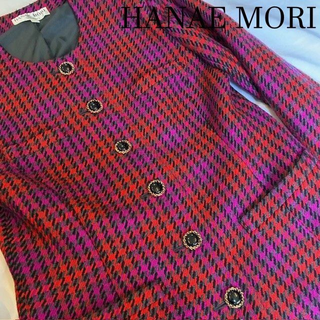 森英恵 ハナエモリ HANAE MORIBoutique マゼンタレッド ハウンドトゥース 千鳥格子 エレガンス レトロ調 ウール100% セットアップスーツ エンブレムモチーフボタン バブル時代風 11A3 Lサイズ相当