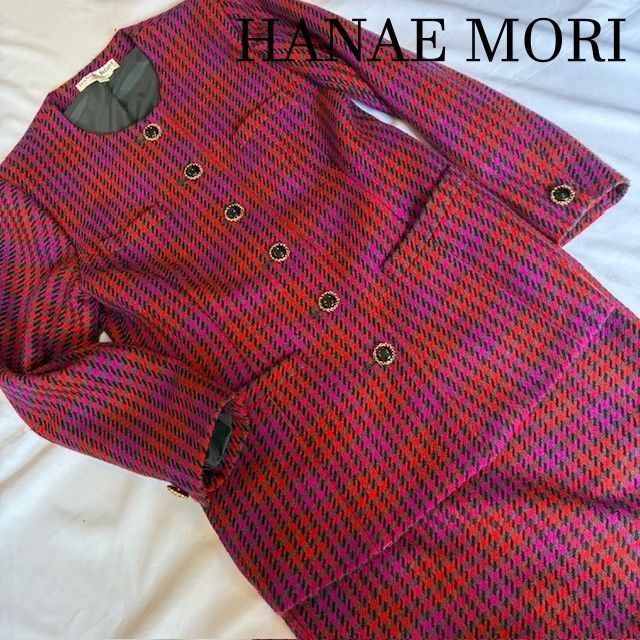 森英恵 ハナエモリ HANAE MORIBoutique マゼンタレッド ハウンドトゥース 千鳥格子 エレガンス レトロ調 ウール100% セットアップスーツ エンブレムモチーフボタン バブル時代風 11A3 Lサイズ相当
